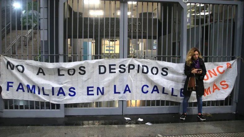 Los números de empleo formal tocan el piso en la gestión de Javier Milei