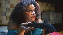 Erica Gomez estrena Cruda, un grotesco sobre el mundo femenino a los 40