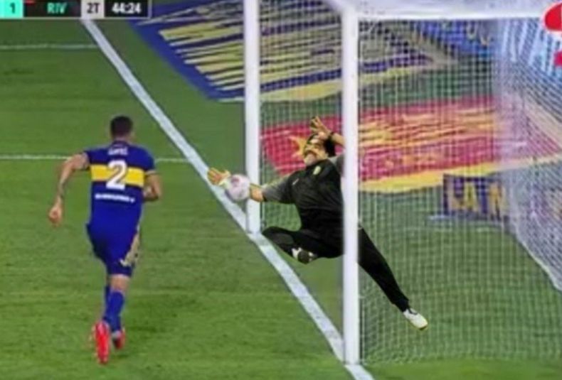 Diego maradona como arquero en i75FhIGmy 1256x620 1
