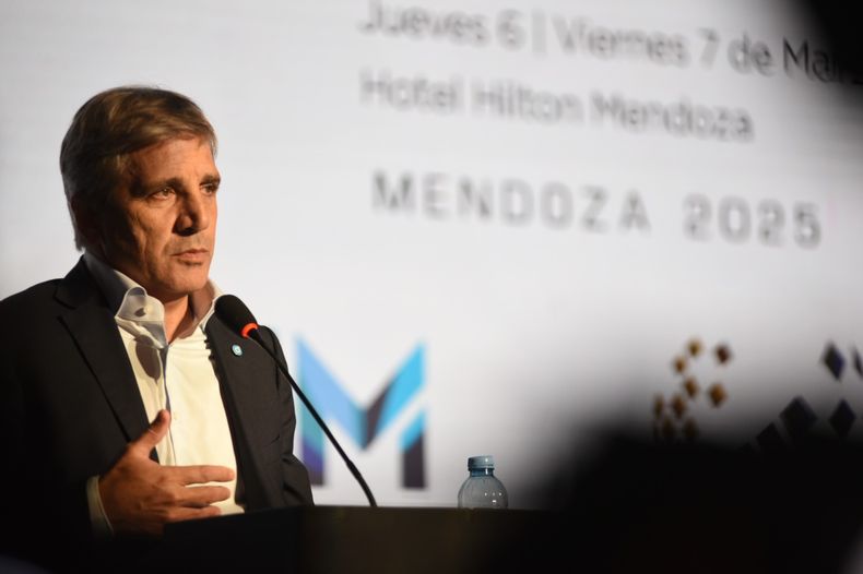 Luis Caputo participa por segundo año consecutivo del Foro de Inversiones y Negocios del CEM.