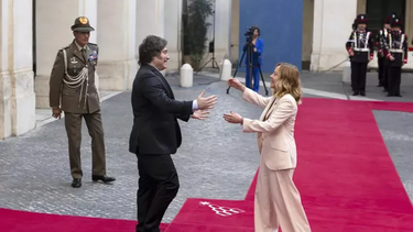 milei ya esta reunido con giorgia meloni en italia