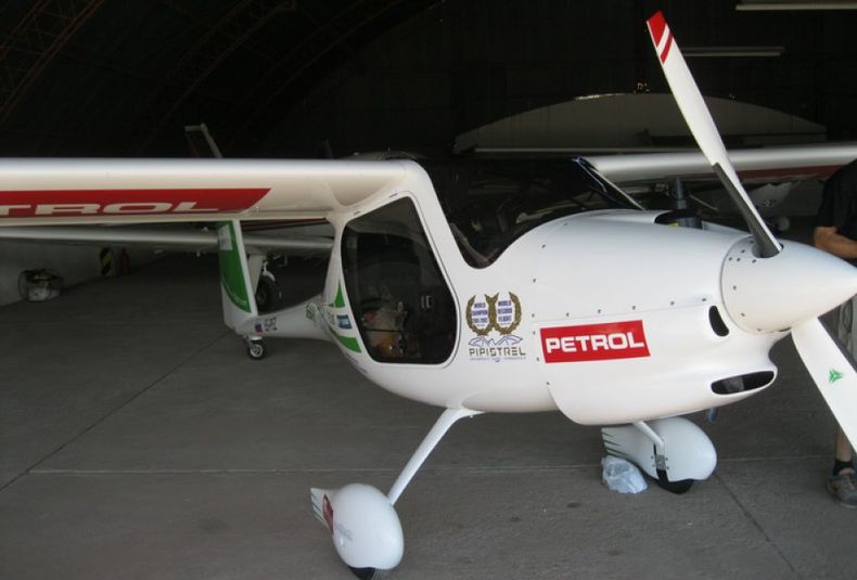 Avion ultraliviano
