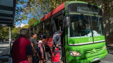 Aumenta el boleto de micros en Mendoza: desde cuándo y a cuánto se irá. Aumenta el boleto de micros en Mendoza: desde cuándo y a cuánto se irá.