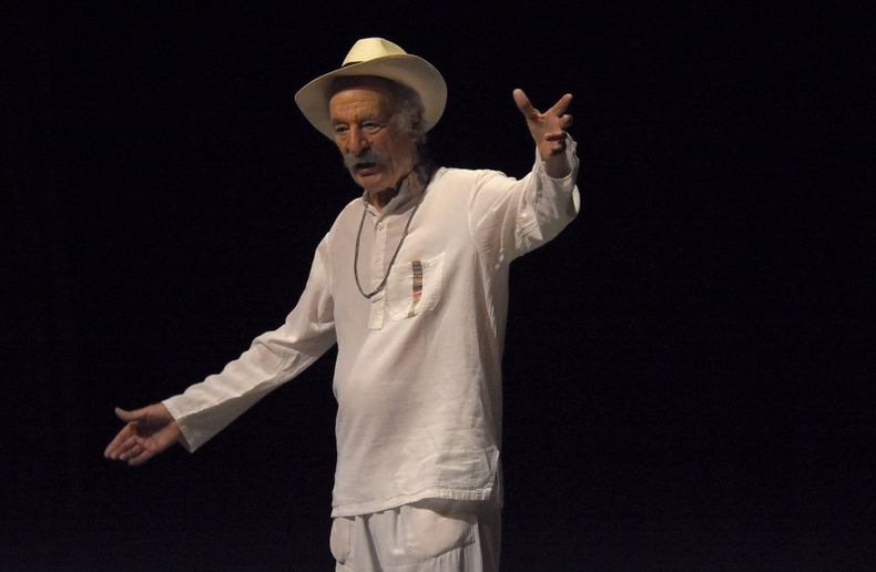 Ernesto Suárez y su unipersonal Lágrimas y risas en el Teatro Mendoza.