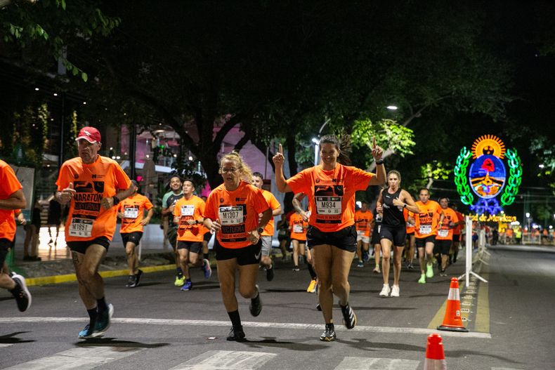 Deporte y emoción: así fue la tercera edición de la Maratón Nocturna de la Ciudad de Mendoza