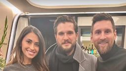 La foto de Antonela Roccuzzo y Lionel Messi con Jon Snow.