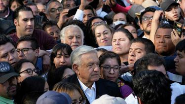 Las calles de México, repletas por la marcha encabezada por el presidente López Obrador.