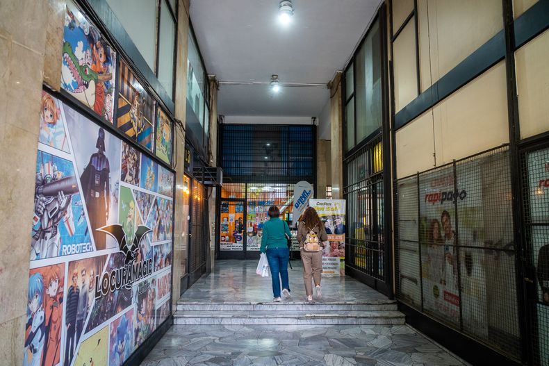 Ulpiano Suarez presentó el programa de Reactivación de galerías, paseos y complejos comerciales en la Ciudad de Mendoza.