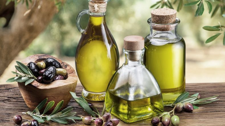 El consumo regular de aceite de oliva está asociado a múltiples beneficios