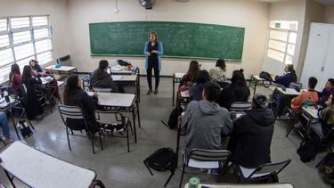 La UNCuyo acortó las carreras de una de sus facultades para una rápida inserción laboral. La UNCuyo acortó las carreras de una de sus facultades para una rápida inserción laboral.
