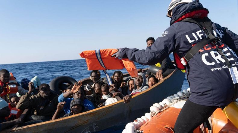 Cruces ilegales de migrantes en Europa aumentaron un 160% interanual.