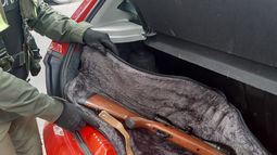 Tres detenidos con un arma y municiones en un control vial en San Carlos