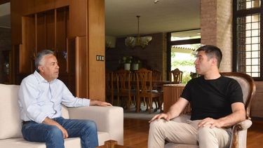 Tras la alianza electoral entre Cambia Mendoza y La Libertad Avanza, el partido de Milei decidió armar bloques propios en la Legislatura y los Concejos Deliberantes. Tras la alianza electoral entre Cambia Mendoza y La Libertad Avanza, el partido de Milei decidió armar bloques propios en la Legislatura y los Concejos Deliberantes.