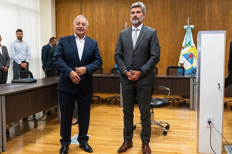 El procurador general de la Suprema Corte de Justicia, Alejandro Gullé, y el intendente de la Ciudad de Mendoza, Ulpiano Suarez.