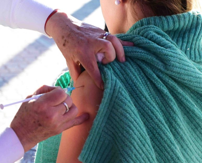 Vacunarse contra la fiebre amarilla ya no será gratis.