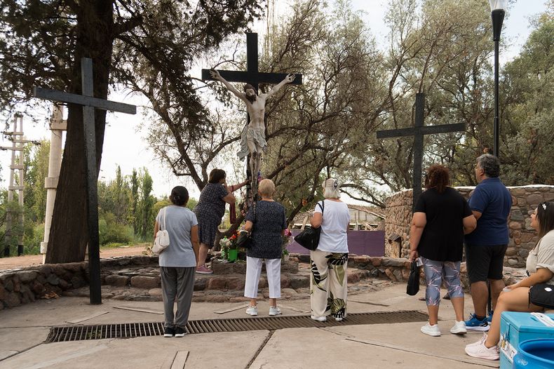 Cuándo cae Semana Santa 2025 un fin de semana largo para desconectar