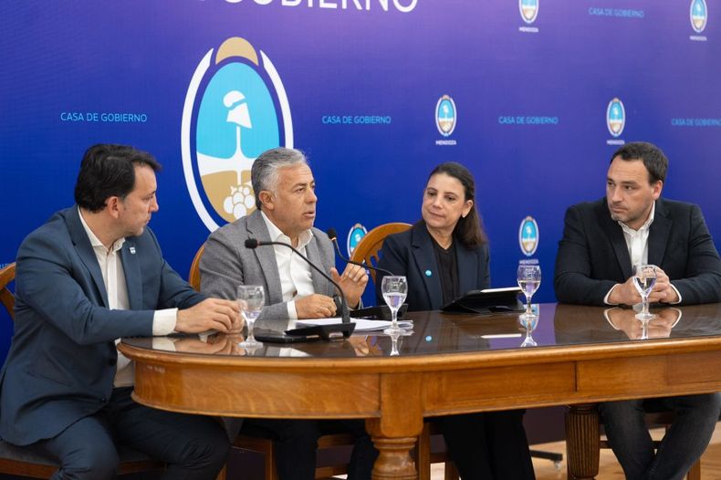 Mendoza y Unicef firmaron un acuerdo para fortalecer las políticas de niñez