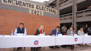 hebe casado participo del debate organizado por el cuc