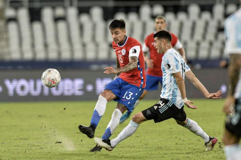 Chile enfrenta a Argentina en la dura Copa América.