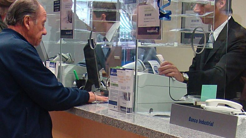 Los trabajadores bancarios cobrarán una compensación de $64.500 por su día