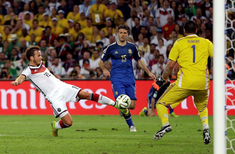 Con este gol el alemán Mario Götze nos hizo llorar.