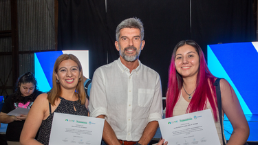 En La Nave Cultural Mendoza se entregaron los certificados.