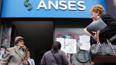 El Tesoro usa el dinero de los jubilados para financiarse