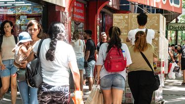 Cómo funcionará el comercio en Mendoza durante el fin de semana de Carnaval Cómo funcionará el comercio en Mendoza durante el fin de semana de Carnaval