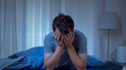 Dormir mal puede ser letal: el alarmante impacto del sueño en la salud.