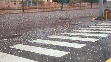 El Servicio Meteorológico Nacional alerta por tormentas localmente severas en Mendoza. El Servicio Meteorológico Nacional alerta por tormentas localmente severas en Mendoza.