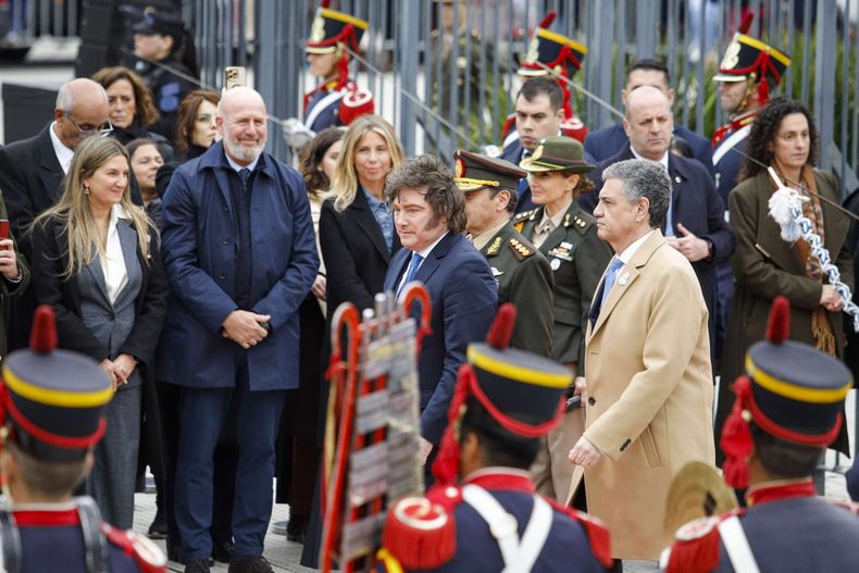 El Presidente estuvo acompañado por ministros, legisladores y el jefe de Gobierno porteño, Jorge Macri.