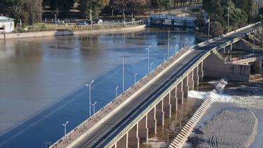 Encontraron el cuerpo de un hombre en el dique Cipolletti e investigan su identidad. Encontraron el cuerpo de un hombre en el dique Cipolletti e investigan su identidad.