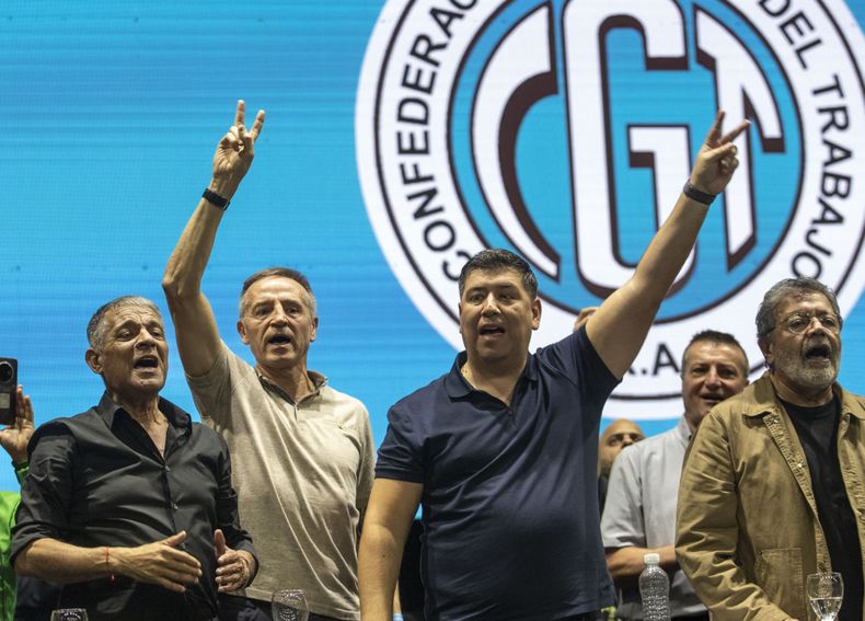 Octavio Argüello, Jorge Sola y Cristian Jerónimo, los tres nuevos conductores de la CGT nacional.