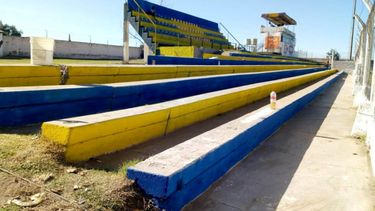 Sitio Andino | 22 La cancha de Huracán luce con nueva pintura. Miércoles 02 03 22