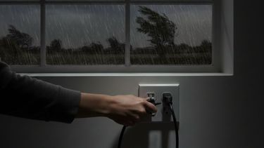 Ni heladera ni pava eléctrica: el electrodoméstico que deberías desenchufar durante una tormenta Ni heladera ni pava eléctrica: el electrodoméstico que deberías desenchufar durante una tormenta