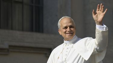 El Gobierno analiza declarar asueto o feriado por la visita del papa León XIV a la Argentina.