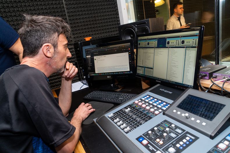 13 de febrero: se celebra el Día Mundial de la Radio.
