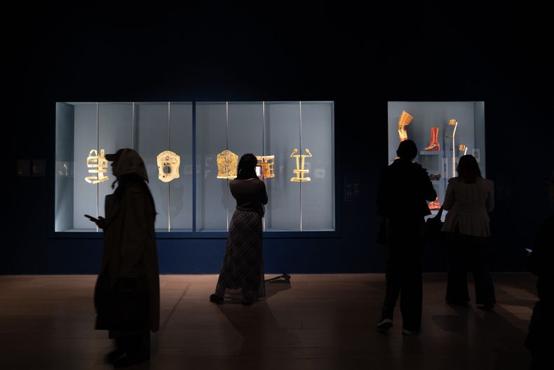 Viva Frida. Frida Kahlo, durante un recorrido para prensa en el Museo de Arte Latinoamericano de Buenos Aires (Malba), en la ciudad de Buenos Aires, Argentina. El Malba celebra a la insigne artista Frida Kahlo (1907-1954) con una muestra dedicada a la vida, la obra y la construcción de identidad de la pintora mexicana. (Xinhua/Martín Zabala)