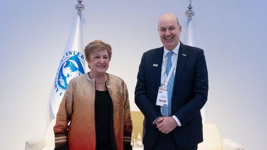 FMI: Sturzenegger se reunió con Georgieva en Arabia Saudita mientras auditan en Buenos Aires