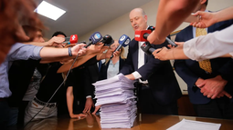 Federico Sturzenegger cuando visitó el INV iniciando su política de destrucción de la Coviar y el propio Instituto Federico Sturzenegger cuando visitó el INV iniciando su política de destrucción de la Coviar y el propio Instituto