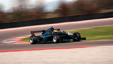 Lautaro Campione, con solo 16 años, busca dar el salto a la Fórmula 4 de Automovilismo europea en una oportunidad única. Lautaro Campione, con solo 16 años, busca dar el salto a la Fórmula 4 de Automovilismo europea en una oportunidad única.