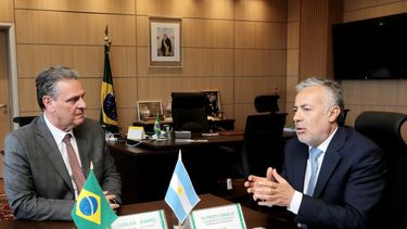 La misión oficial incluyó reuniones con el ministro de Agricultura y Ganadería de Brasil, Carlos Fávaro