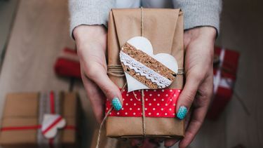 Cinco regalos para el Día del Amigo 2026: opciones con precios para todos los bolsillos Cinco regalos para el Día del Amigo 2026: opciones con precios para todos los bolsillos