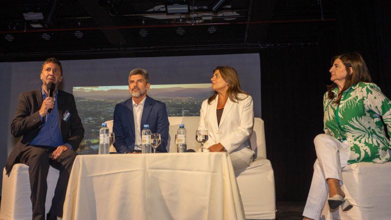 &nbsp;Ulpiano Suarez, encabezó este jueves la apertura del 30° Encuentro de Municipios Turísticos.