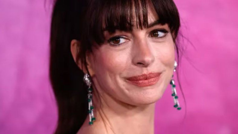 Anne Hathaway brilla en esta película.