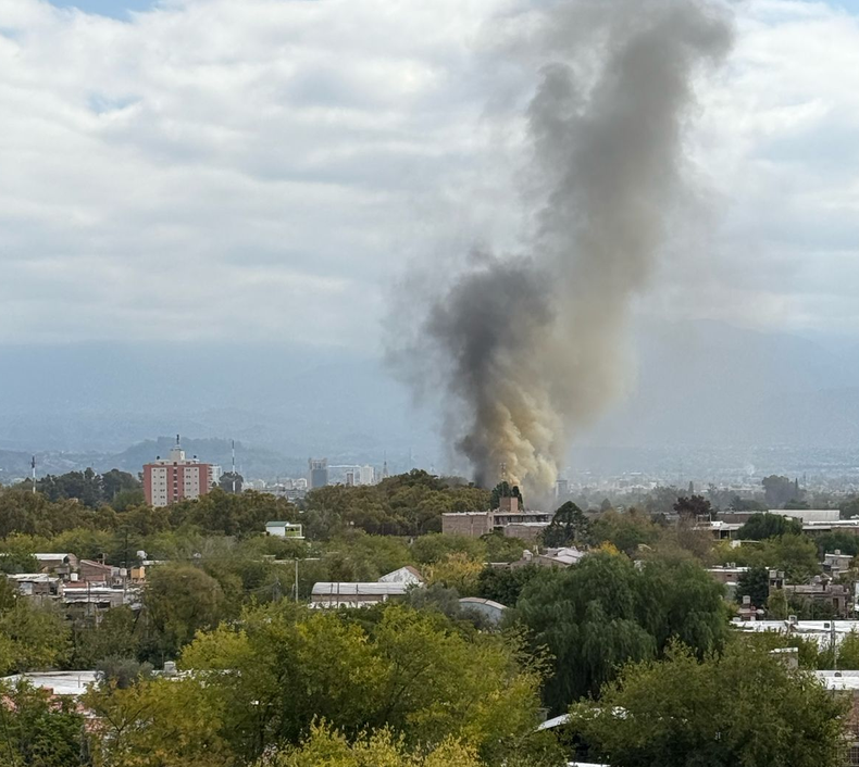 Incendio en un local de bebidas en Guaymallén.&nbsp;