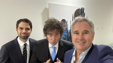 El embajador argentino en Francia, Ian Sielecki, con el presidente Javier Milei y el canciller Pablo Quirno El embajador argentino en Francia, Ian Sielecki, con el presidente Javier Milei y el canciller Pablo Quirno