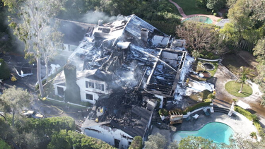 La tragedia de una supermodelo británica: un incendio arrasó su mansión en Los Ángeles