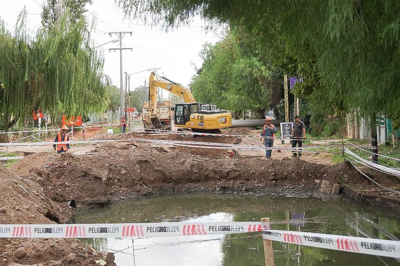 Declaran de utilidad pública 21 terrenos en Corralitos para una obra clave de AySAM.