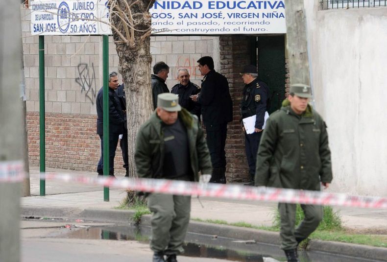 Alumna asesinada dentro de la escuela